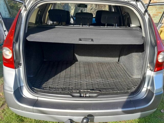 Серый Рено Меган, объемом двигателя 1.6 л и пробегом 240 тыс. км за 4650 $, фото 4 на Automoto.ua