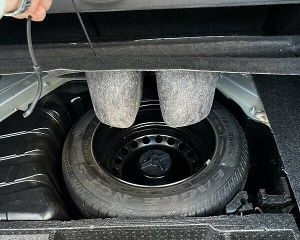 Рено Меган 2004 в Тернополе на Automoto.ua Серый Рено Меган, объемом двигателя 1.6 л и пробегом 194 тыс. км за 4900 $, фото 34 на Automoto.ua