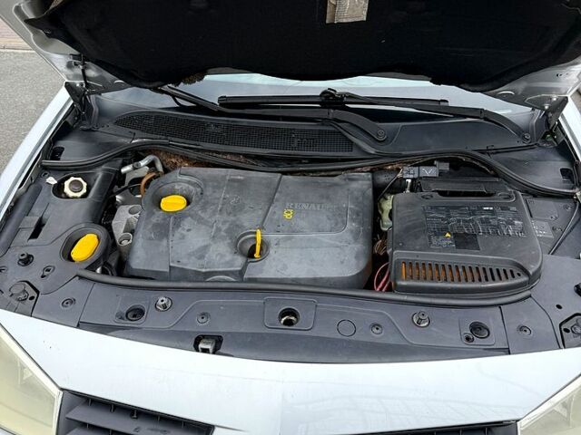 Серый Рено Меган, объемом двигателя 1.5 л и пробегом 299 тыс. км за 3999 $, фото 1 на Automoto.ua