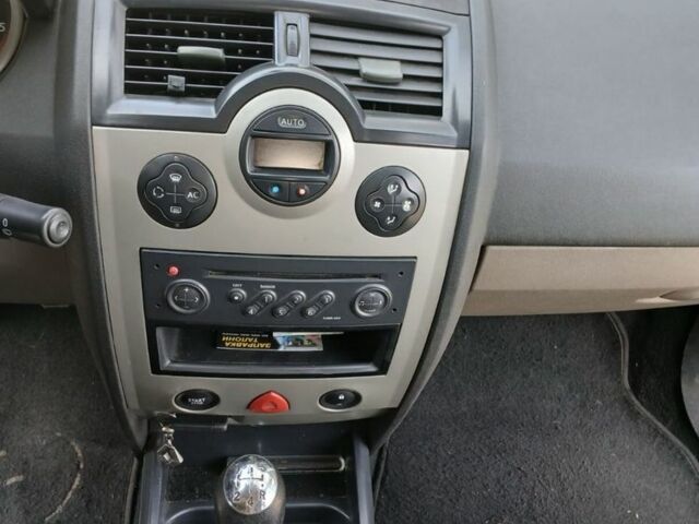 Серый Рено Меган, объемом двигателя 1.5 л и пробегом 417 тыс. км за 4500 $, фото 7 на Automoto.ua