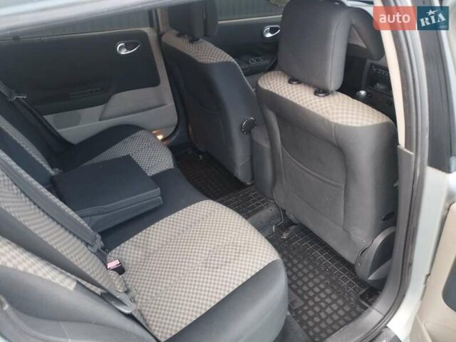 Сірий Рено Меган, об'ємом двигуна 1.6 л та пробігом 149 тис. км за 5100 $, фото 6 на Automoto.ua