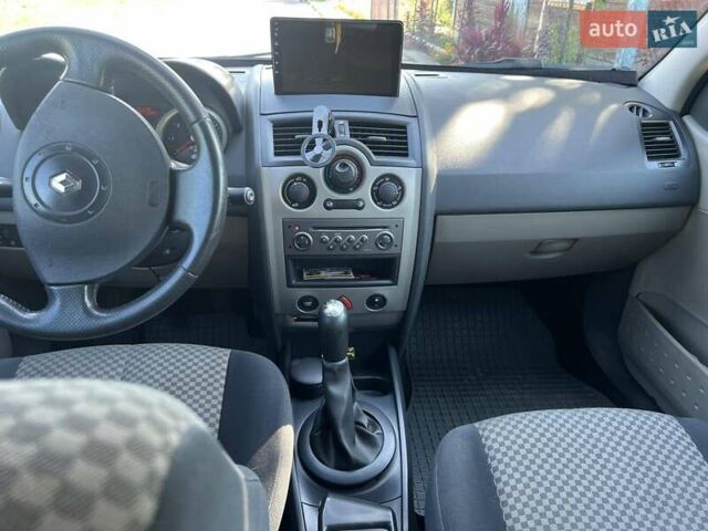 Серый Рено Меган, объемом двигателя 1.39 л и пробегом 261 тыс. км за 4500 $, фото 3 на Automoto.ua