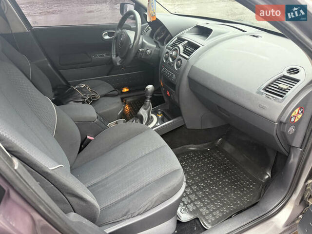 Серый Рено Меган, объемом двигателя 1.87 л и пробегом 266 тыс. км за 3900 $, фото 15 на Automoto.ua