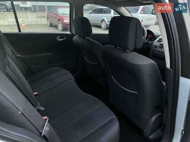 Серый Рено Меган, объемом двигателя 1.6 л и пробегом 158 тыс. км за 3999 $, фото 23 на Automoto.ua