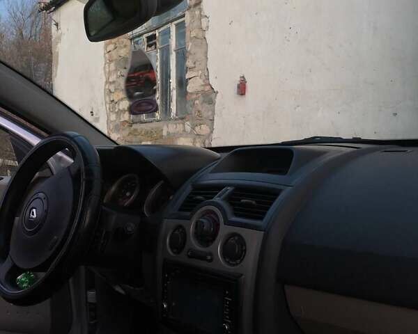 Серый Рено Меган, объемом двигателя 1.6 л и пробегом 175 тыс. км за 5800 $, фото 22 на Automoto.ua
