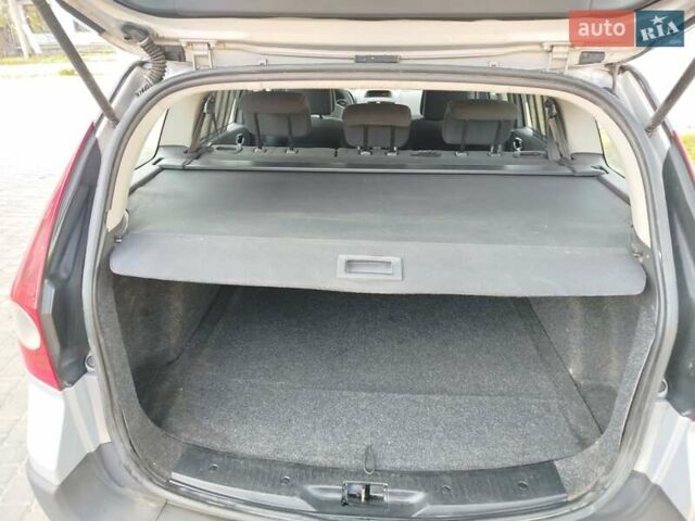 Рено Меган 2004 у Первомайськ на Automoto.ua Сірий Рено Меган, об'ємом двигуна 1.6 л та пробігом 233 тис. км за 4500 $, фото 14 на Automoto.ua