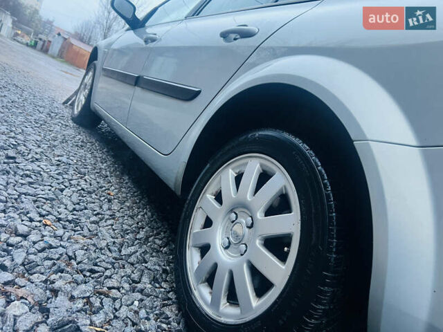 Серый Рено Меган, объемом двигателя 1.39 л и пробегом 207 тыс. км за 4600 $, фото 19 на Automoto.ua