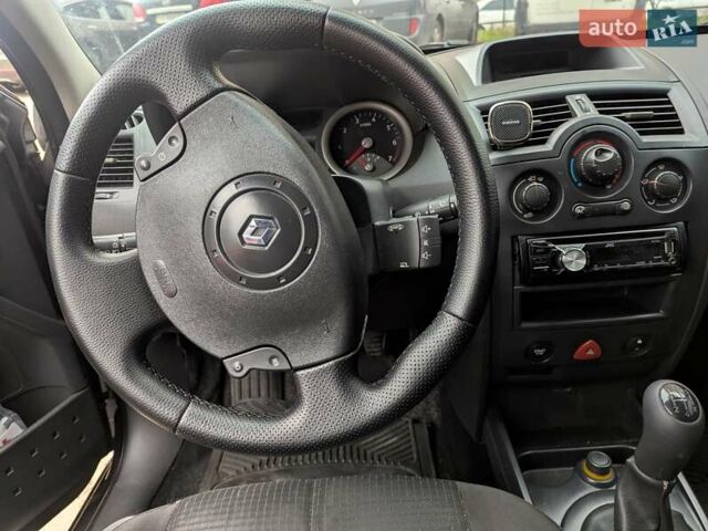 Сірий Рено Меган, об'ємом двигуна 1.6 л та пробігом 275 тис. км за 4399 $, фото 11 на Automoto.ua