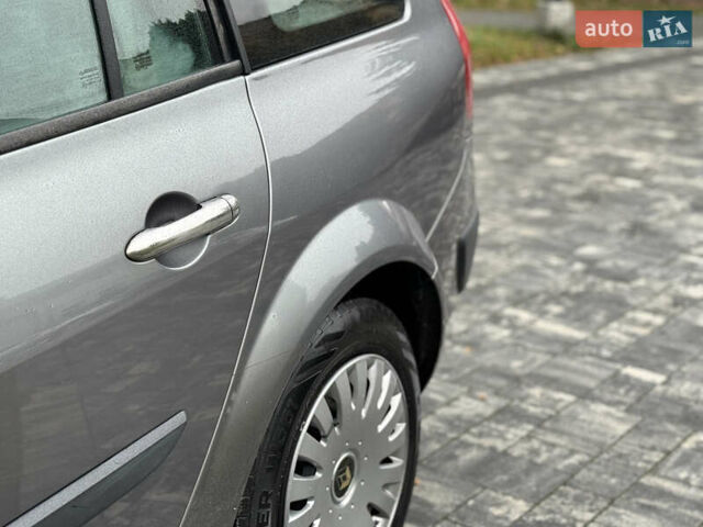 Серый Рено Меган, объемом двигателя 1.6 л и пробегом 300 тыс. км за 3850 $, фото 34 на Automoto.ua