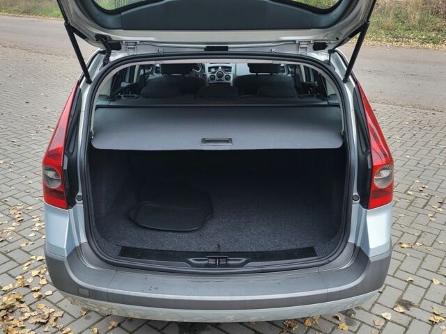 Серый Рено Меган, объемом двигателя 1.6 л и пробегом 204 тыс. км за 4950 $, фото 20 на Automoto.ua