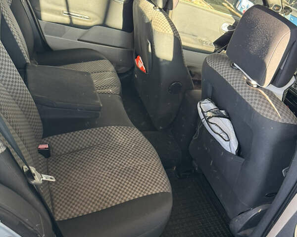 Серый Рено Меган, объемом двигателя 1.46 л и пробегом 400 тыс. км за 3800 $, фото 3 на Automoto.ua