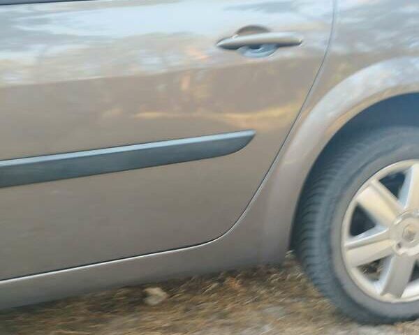 Сірий Рено Меган, об'ємом двигуна 1.6 л та пробігом 292 тис. км за 4400 $, фото 2 на Automoto.ua