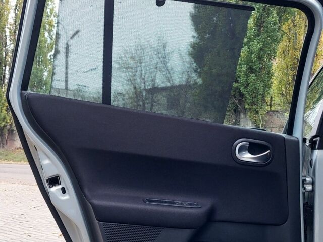 Серый Рено Меган, объемом двигателя 1.6 л и пробегом 204 тыс. км за 4950 $, фото 12 на Automoto.ua