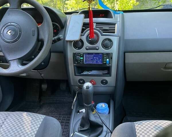Сірий Рено Меган, об'ємом двигуна 1.6 л та пробігом 244 тис. км за 4500 $, фото 4 на Automoto.ua