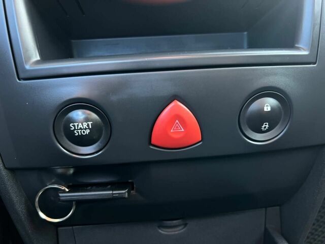 Серый Рено Меган, объемом двигателя 1.5 л и пробегом 278 тыс. км за 4700 $, фото 11 на Automoto.ua