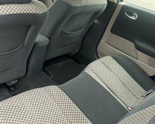 Серый Рено Меган, объемом двигателя 2 л и пробегом 263 тыс. км за 4500 $, фото 5 на Automoto.ua