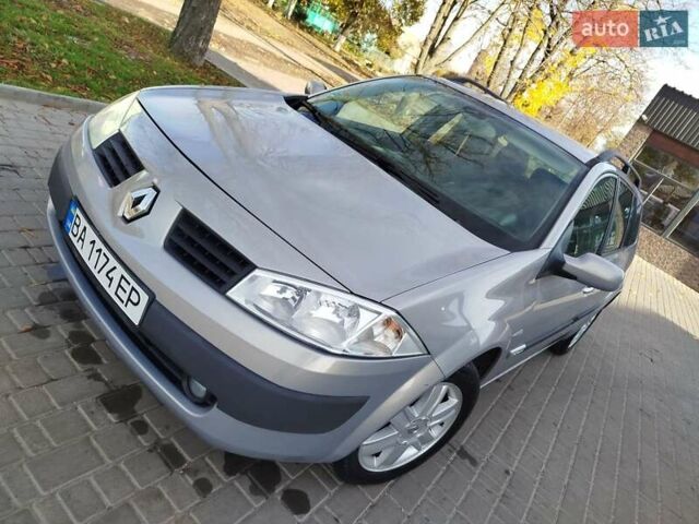 Рено Меган 2004 у Первомайськ на Automoto.ua Сірий Рено Меган, об'ємом двигуна 1.6 л та пробігом 233 тис. км за 4500 $, фото 12 на Automoto.ua