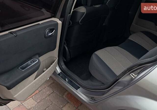 Серый Рено Меган, объемом двигателя 1.46 л и пробегом 407 тыс. км за 3999 $, фото 15 на Automoto.ua