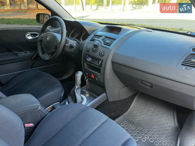 Серый Рено Меган, объемом двигателя 1.6 л и пробегом 220 тыс. км за 3900 $, фото 12 на Automoto.ua
