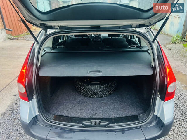 Серый Рено Меган, объемом двигателя 1.39 л и пробегом 207 тыс. км за 4600 $, фото 39 на Automoto.ua