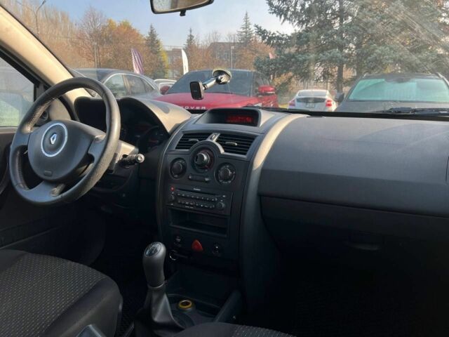 Серый Рено Меган, объемом двигателя 1.5 л и пробегом 278 тыс. км за 4700 $, фото 12 на Automoto.ua