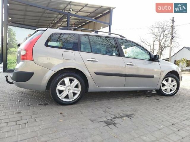 Рено Меган 2004 у Первомайськ на Automoto.ua Сірий Рено Меган, об'ємом двигуна 1.6 л та пробігом 233 тис. км за 4500 $, фото 7 на Automoto.ua