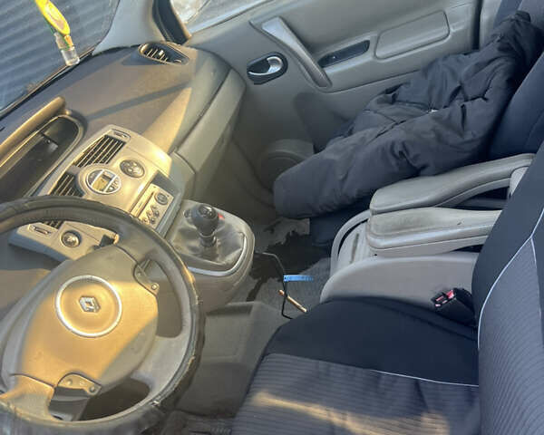 Серый Рено Меган, объемом двигателя 1.6 л и пробегом 260 тыс. км за 4400 $, фото 3 на Automoto.ua