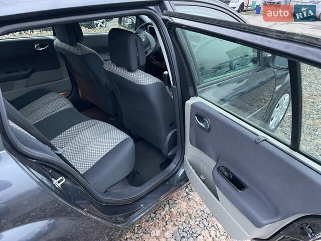 Серый Рено Меган, объемом двигателя 1.6 л и пробегом 191 тыс. км за 4700 $, фото 13 на Automoto.ua