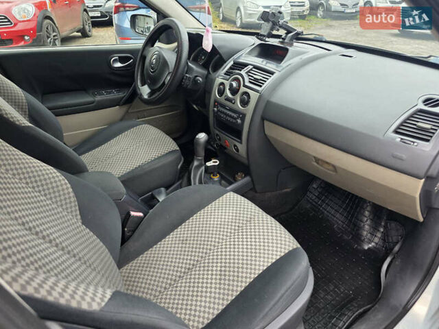 Сірий Рено Меган, об'ємом двигуна 1.6 л та пробігом 296 тис. км за 3650 $, фото 6 на Automoto.ua