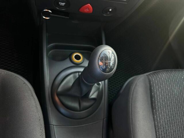 Серый Рено Меган, объемом двигателя 1.5 л и пробегом 278 тыс. км за 4700 $, фото 13 на Automoto.ua