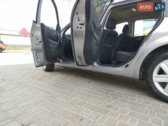 Рено Меган 2004 у Первомайськ на Automoto.ua Сірий Рено Меган, об'ємом двигуна 1.6 л та пробігом 233 тис. км за 4500 $, фото 19 на Automoto.ua