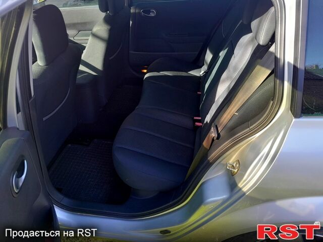 Серый Рено Меган, объемом двигателя 1.6 л и пробегом 240 тыс. км за 4650 $, фото 6 на Automoto.ua