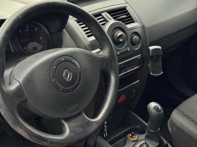 Серый Рено Меган, объемом двигателя 1.5 л и пробегом 301 тыс. км за 3400 $, фото 5 на Automoto.ua