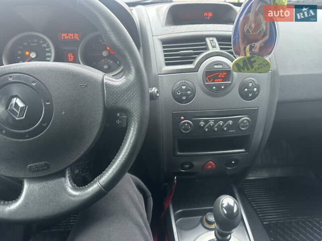 Серый Рено Меган, объемом двигателя 2 л и пробегом 309 тыс. км за 4300 $, фото 21 на Automoto.ua