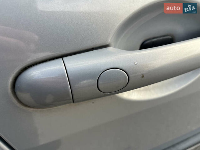 Сірий Рено Меган, об'ємом двигуна 1.6 л та пробігом 213 тис. км за 4200 $, фото 41 на Automoto.ua