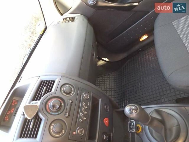 Серый Рено Меган, объемом двигателя 1.6 л и пробегом 227 тыс. км за 4550 $, фото 4 на Automoto.ua