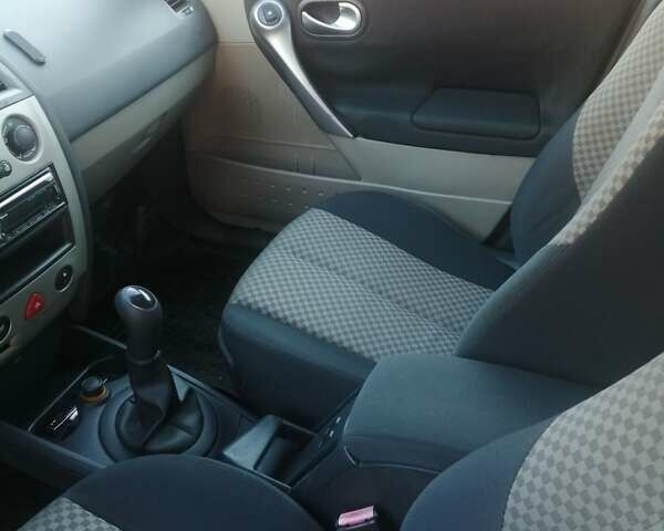 Серый Рено Меган, объемом двигателя 1.6 л и пробегом 197 тыс. км за 5300 $, фото 17 на Automoto.ua