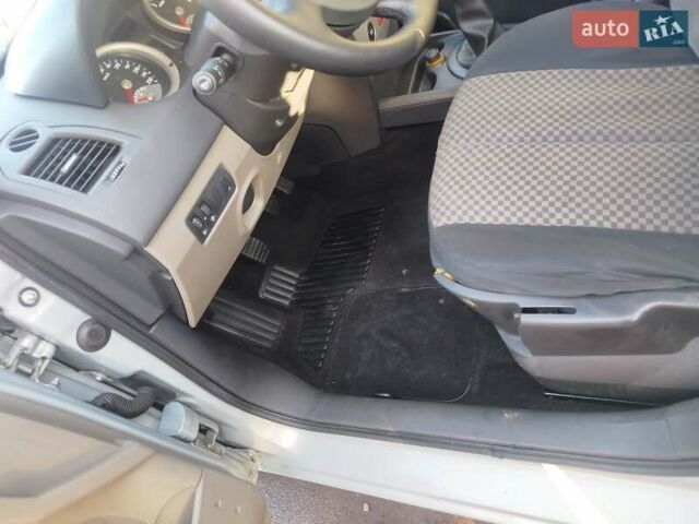 Серый Рено Меган, объемом двигателя 1.6 л и пробегом 218 тыс. км за 3550 $, фото 5 на Automoto.ua