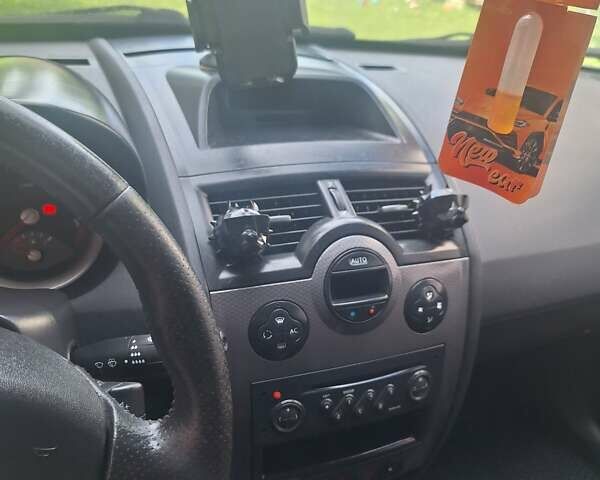 Сірий Рено Меган, об'ємом двигуна 1.87 л та пробігом 260 тис. км за 5108 $, фото 3 на Automoto.ua