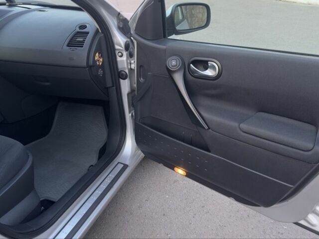 Сірий Рено Меган, об'ємом двигуна 0 л та пробігом 275 тис. км за 3996 $, фото 7 на Automoto.ua