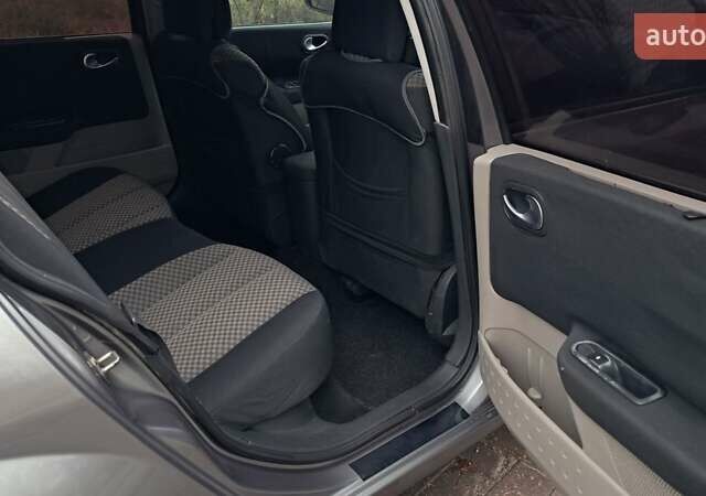 Серый Рено Меган, объемом двигателя 1.46 л и пробегом 407 тыс. км за 3999 $, фото 13 на Automoto.ua