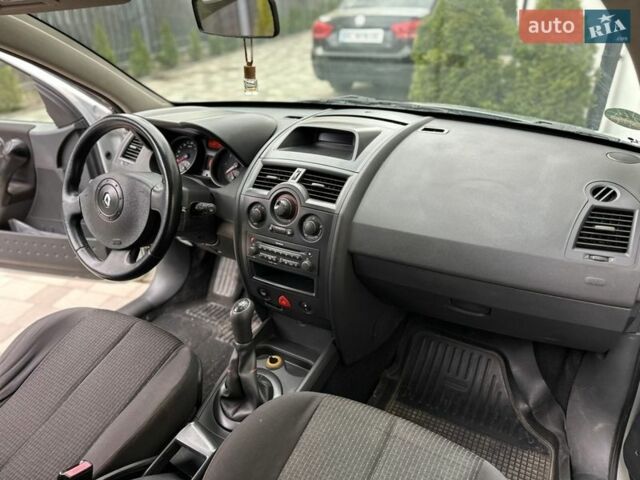 Серый Рено Меган, объемом двигателя 1.5 л и пробегом 300 тыс. км за 3450 $, фото 13 на Automoto.ua