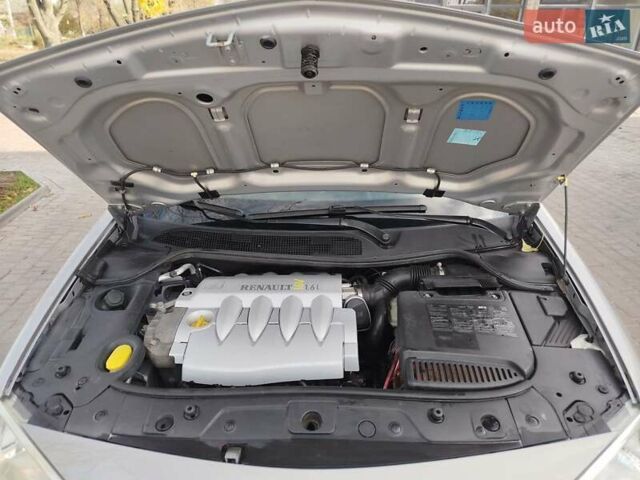 Рено Меган 2004 у Первомайськ на Automoto.ua Сірий Рено Меган, об'ємом двигуна 1.6 л та пробігом 233 тис. км за 4500 $, фото 16 на Automoto.ua