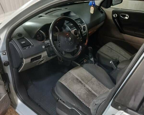 Серый Рено Меган, объемом двигателя 1.46 л и пробегом 320 тыс. км за 3500 $, фото 5 на Automoto.ua