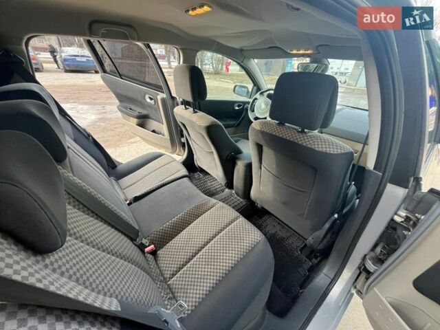 Серый Рено Меган, объемом двигателя 1.6 л и пробегом 241 тыс. км за 5200 $, фото 5 на Automoto.ua