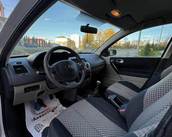 Рено Меган 2004 в Тернополе на Automoto.ua Серый Рено Меган, объемом двигателя 1.6 л и пробегом 194 тыс. км за 4900 $, фото 17 на Automoto.ua