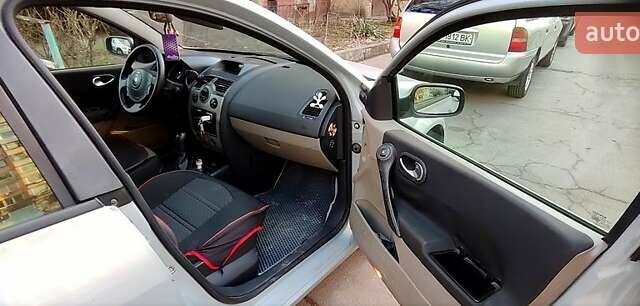 Серый Рено Меган, объемом двигателя 1.5 л и пробегом 226 тыс. км за 4850 $, фото 5 на Automoto.ua