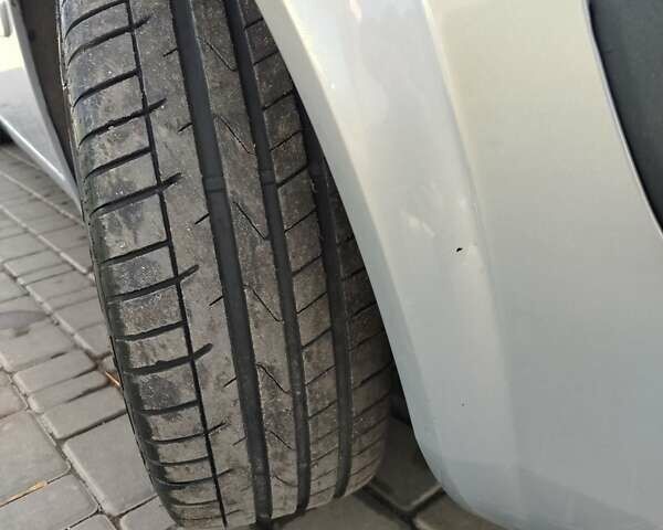 Рено Меган 2004 у Первомайськ на Automoto.ua Сірий Рено Меган, об'ємом двигуна 1.6 л та пробігом 233 тис. км за 4500 $, фото 18 на Automoto.ua