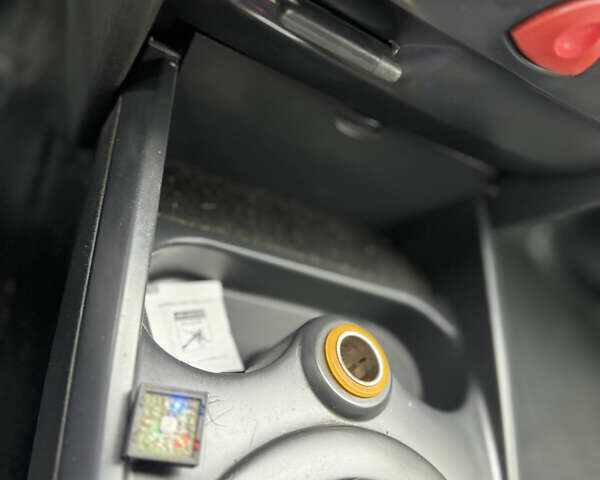 Серый Рено Меган, объемом двигателя 1.6 л и пробегом 300 тыс. км за 3850 $, фото 25 на Automoto.ua