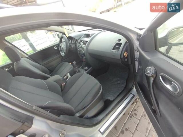 Рено Меган 2004 у Первомайськ на Automoto.ua Сірий Рено Меган, об'ємом двигуна 1.6 л та пробігом 233 тис. км за 4500 $, фото 35 на Automoto.ua